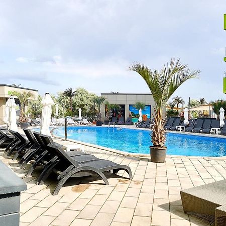 Maya Apartment- Spa N Pools Beach Resort Мамая Экстерьер фото